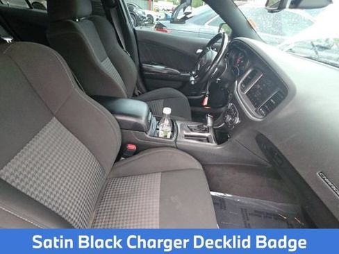 Used 2022 Dodge Charger R/T w/ Blacktop Package RWD image 8