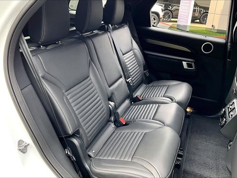 New 2026 Land Rover Discovery Limited Edition image 7