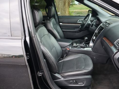 Used 2018 Ford Explorer Limited AWD/4WD image 24