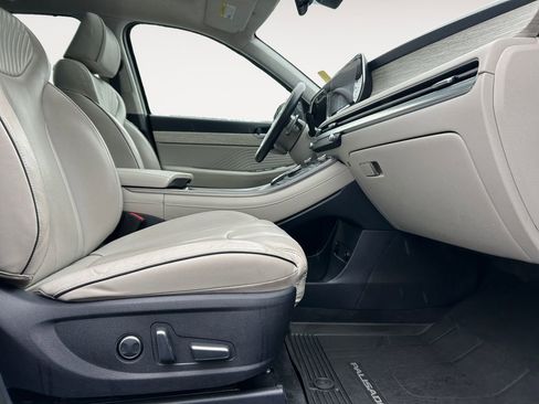 Used 2023 Hyundai Palisade Calligraphy image 10
