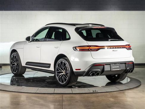 Certified 2026 Porsche Macan AWD/4WD image 3