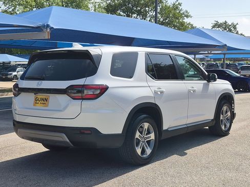 Certified 2025 Honda Pilot EX-L image 3