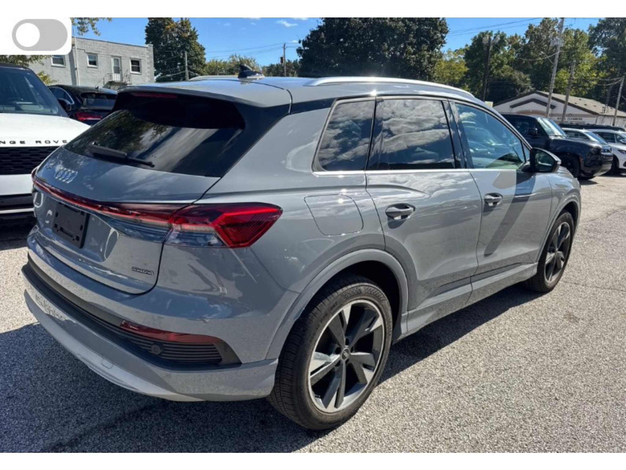 Used 2022 Audi Q4 e-tron Premium Plus AWD/4WD image 3