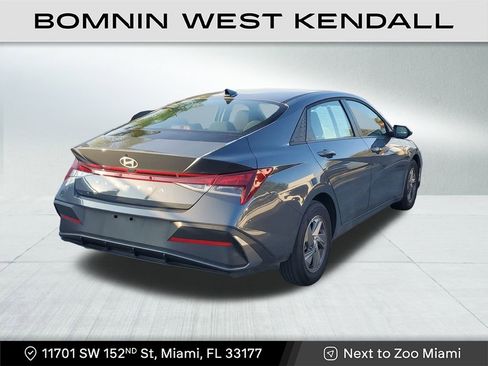 Used 2025 Hyundai Elantra SE image 6