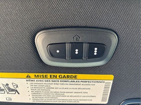 New 2025 Chrysler Pacifica Select image 16