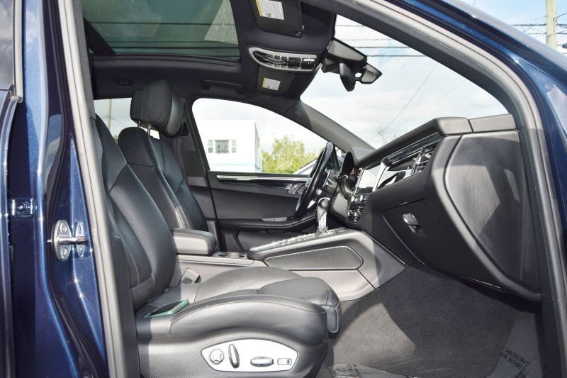 Used 2019 Porsche Macan AWD/4WD image 30