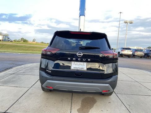 Used 2023 Nissan Rogue S FWD image 10