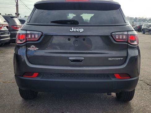 Used 2018 Jeep Compass Sport w/ Mopar Graphics Package image 14