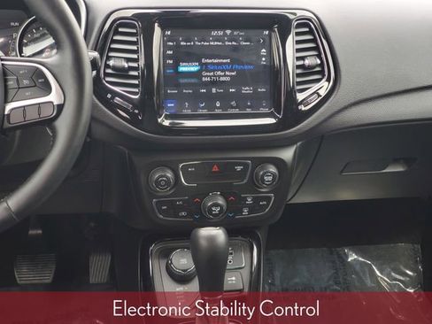 Used 2018 Jeep Compass Limited w/ Navigation Group image 37