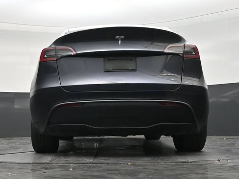 Used 2024 Tesla Model Y Long Range AWD/4WD image 22