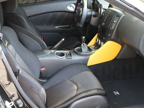 Used 2019 Nissan 370Z Coupe w/ Z34 Heritage Edition - Black image 12