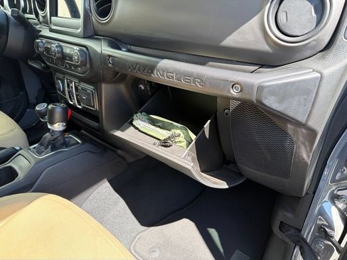 Used 2022 Jeep Wrangler Unlimited Sport AWD/4WD image 33