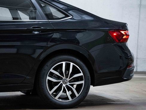 New 2026 Volkswagen Jetta SE image 4