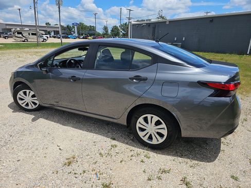 Used 2025 Nissan Versa S FWD image 7