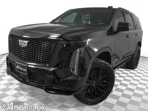 Used 2026 Cadillac Escalade V w/ LPO, ONYX Package AWD/4WD image 1