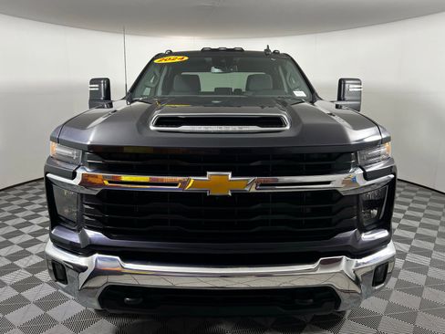 Used 2024 Chevrolet Silverado 2500 LT w/ All Star Edition AWD/4WD image 2