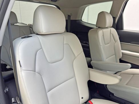 Used 2024 Kia Telluride S w/ S Sunroof Package FWD image 39