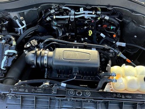 Used 2022 Ford Explorer XLT w/ Equipment Group 202A image 32