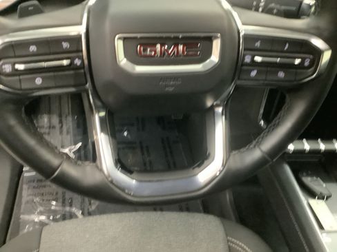 Used 2025 GMC Acadia Elevation FWD image 16