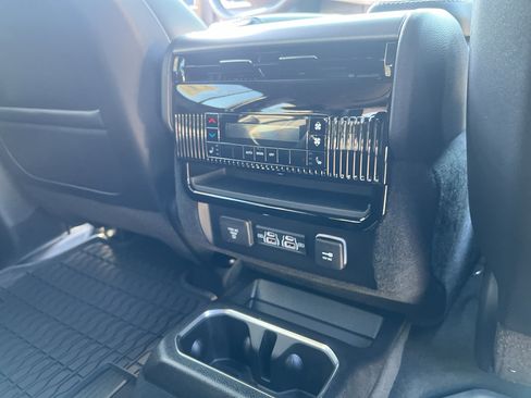 Used 2025 Jeep Wagoneer Series II AWD/4WD image 37