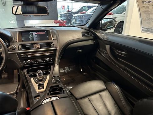 Used 2015 BMW M6 Convertible image 17