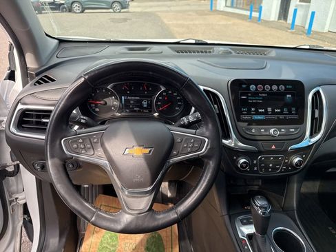 Used 2018 Chevrolet Equinox Premier AWD/4WD image 19