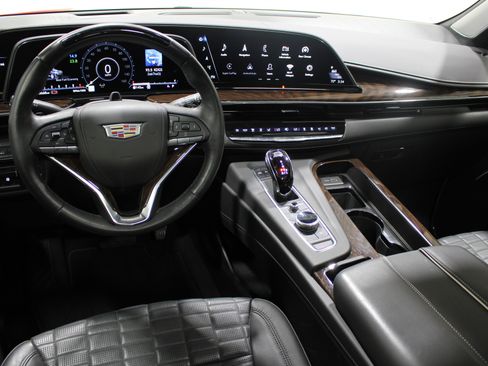 Used 2022 Cadillac Escalade Premium Luxury Platinum image 2