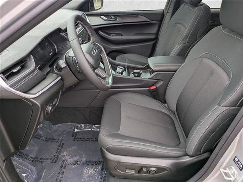 New 2026 Jeep Grand Cherokee Laredo X image 4