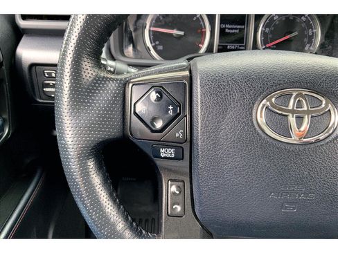 Used 2023 Toyota 4Runner TRD Off-Road Premium AWD/4WD image 17
