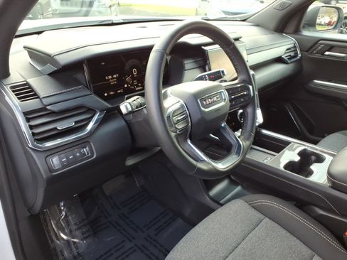 Used 2025 GMC Acadia Elevation AWD/4WD image 17