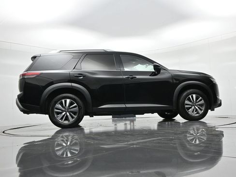 Used 2025 Nissan Pathfinder SL FWD image 22