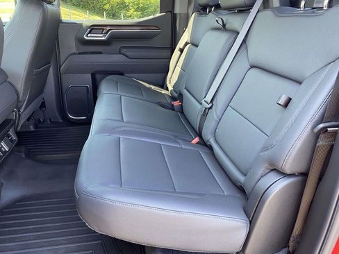 Used 2025 Chevrolet Silverado 1500 LT w/ Leather Package AWD/4WD image 11