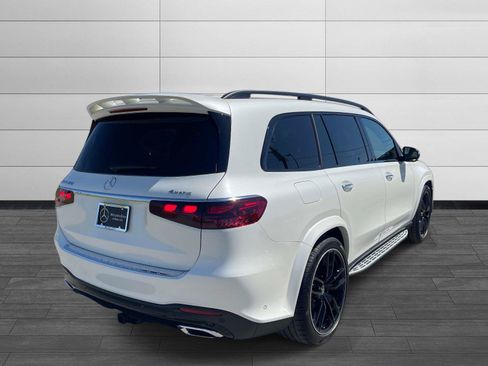Used 2024 Mercedes-Benz GLS 450 4MATIC image 3