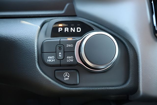 New 2026 RAM 1500 Express AWD/4WD image 18