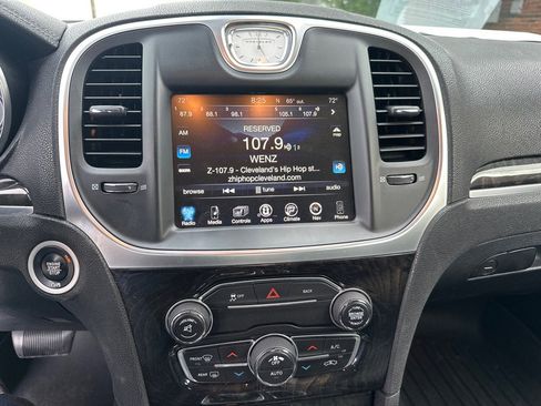 Used 2016 Chrysler 300 C image 23