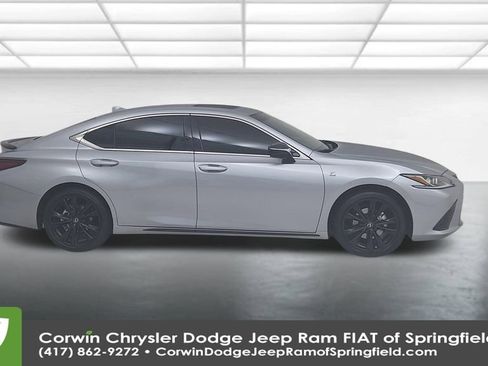 Used 2025 Lexus ES 350 F Sport image 2