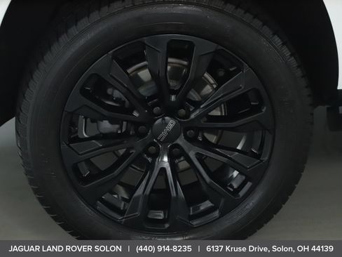 Used 2021 GMC Yukon Denali w/ Denali Premium Package AWD/4WD image 43