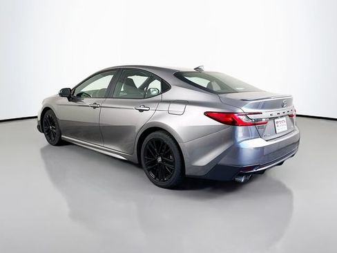 Used 2025 Toyota Camry SE FWD image 4