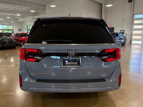 Used 2025 Honda Odyssey Elite image 6