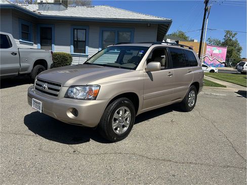 Used 2006 Toyota Highlander 2WD image 3