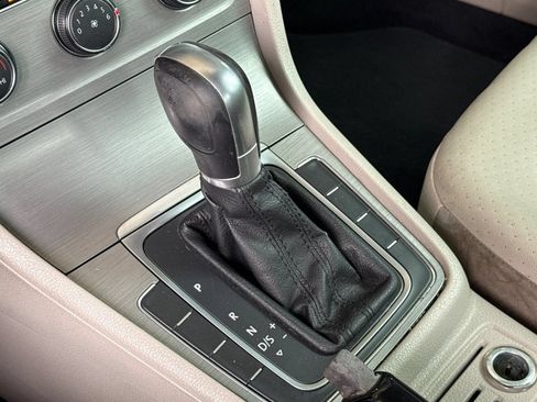 Used 2015 Volkswagen Golf S FWD image 20
