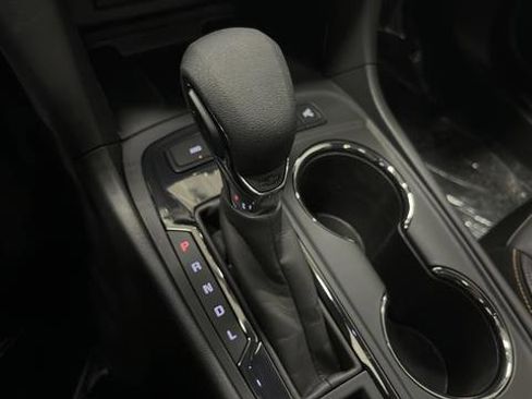 Used 2024 Chevrolet Equinox Premier image 19