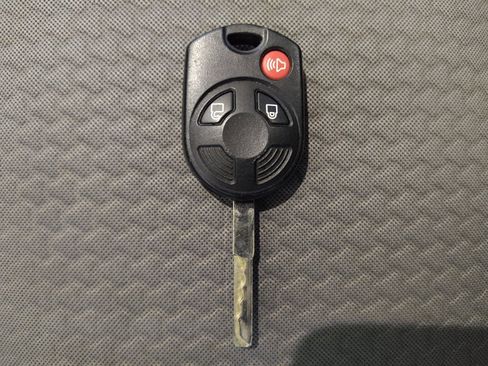 Used 2018 Ford Escape SE w/ SE Sync 3 Package image 32