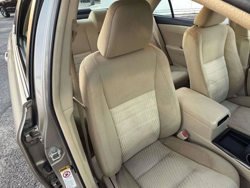 Used 2017 Toyota Camry LE FWD image 28