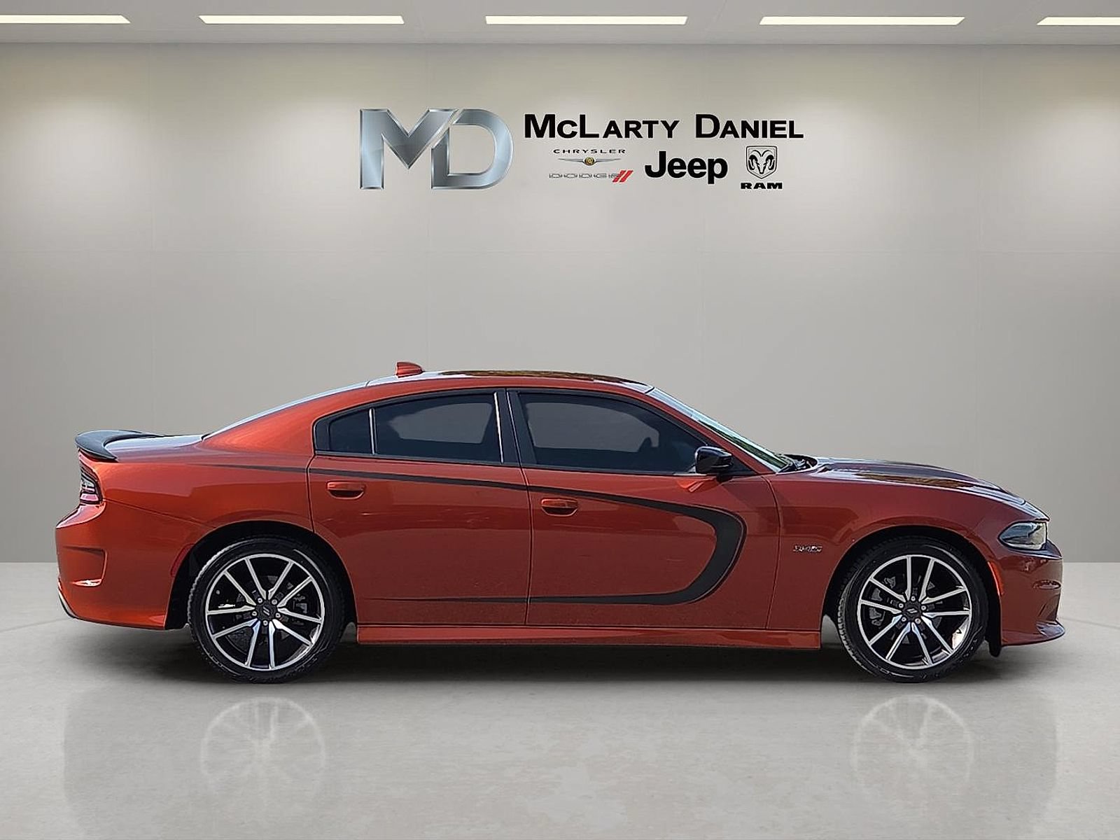 Used 2023 Dodge Charger R/T w/ Plus Group RWD image 6