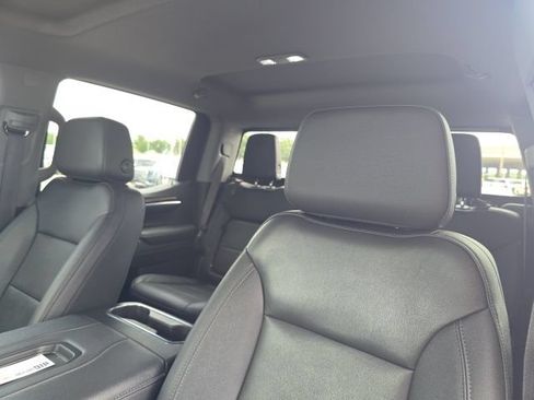 Used 2022 Chevrolet Silverado 1500 LT Trail Boss w/ Convenience Package II AWD/4WD image 8