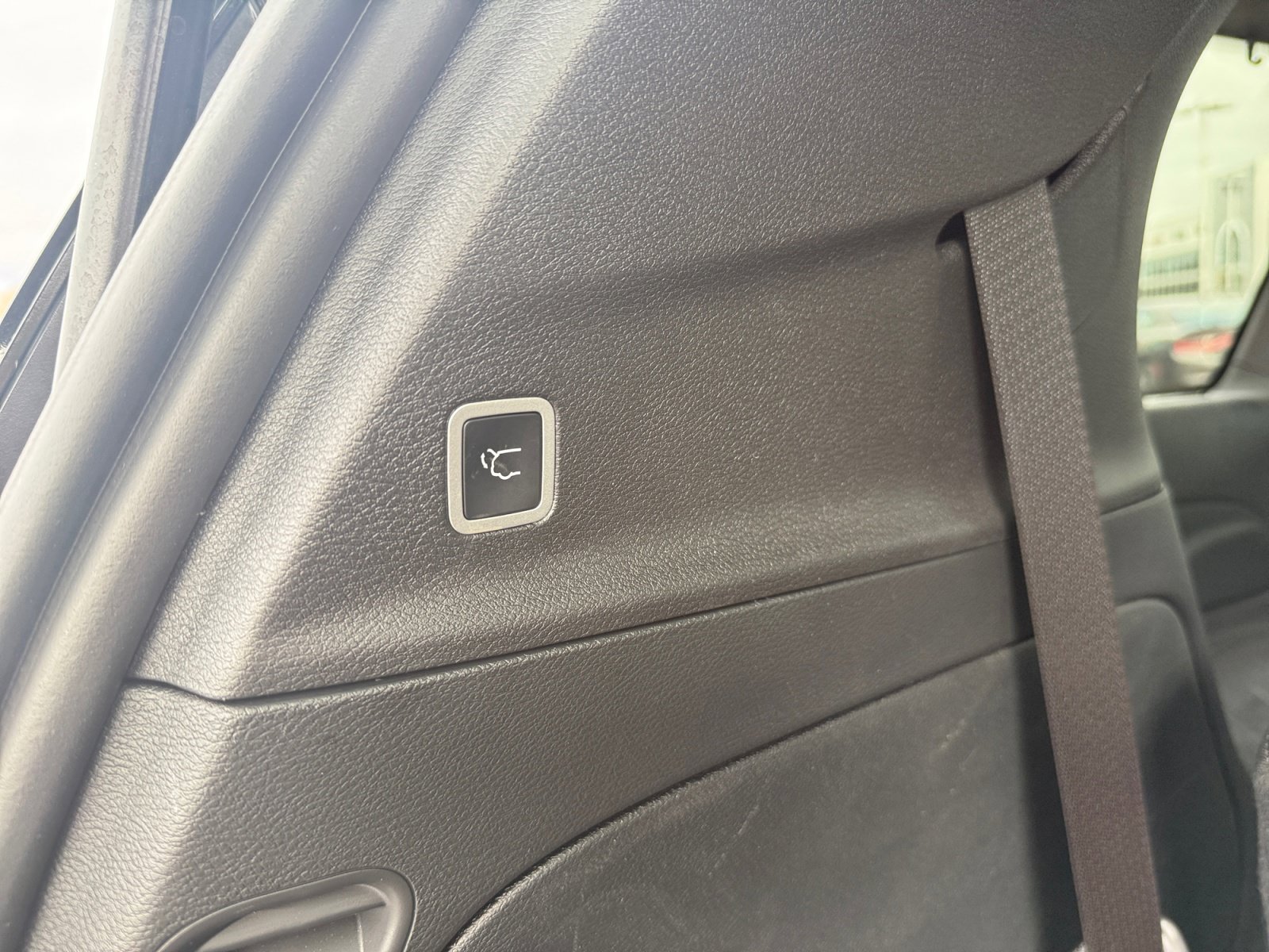 Used 2025 Chrysler Pacifica Limited AWD/4WD image 19