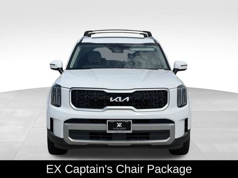 Used 2023 Kia Telluride EX w/ EX Captain's Chair Package FWD image 3