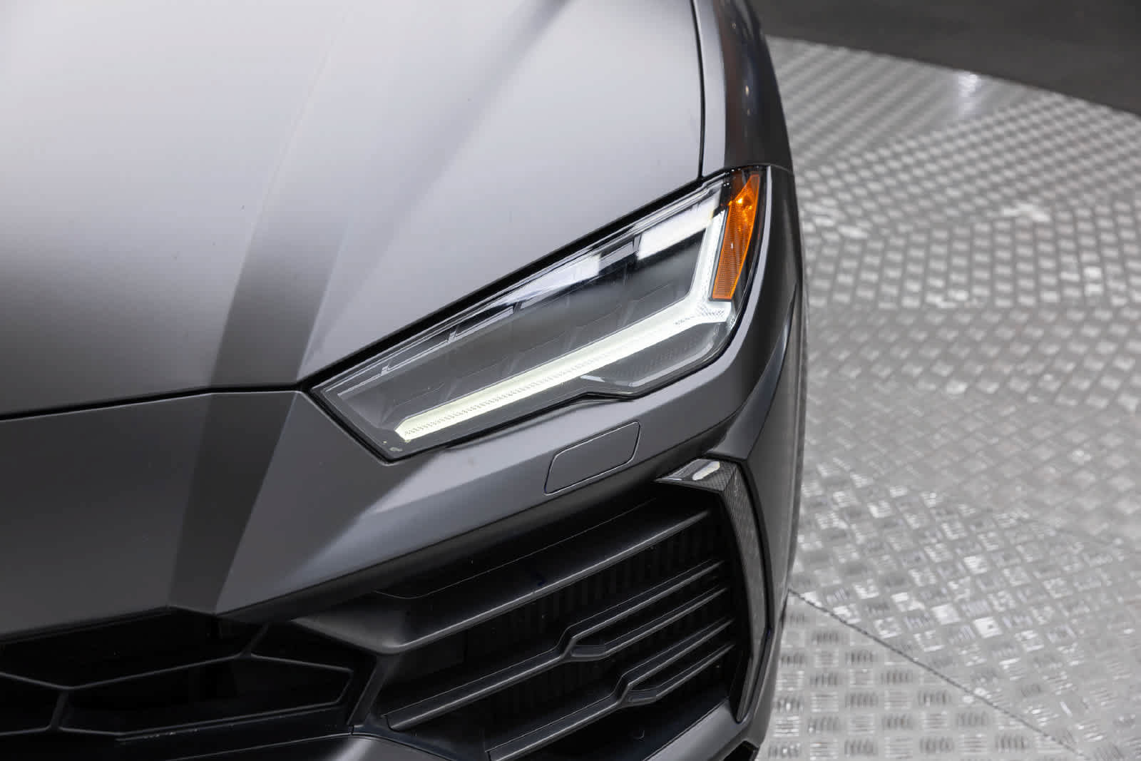 Used 2021 Lamborghini Urus AWD/4WD image 54