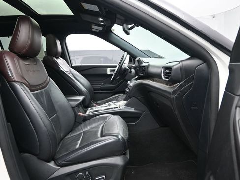 Used 2020 Ford Explorer Platinum image 32